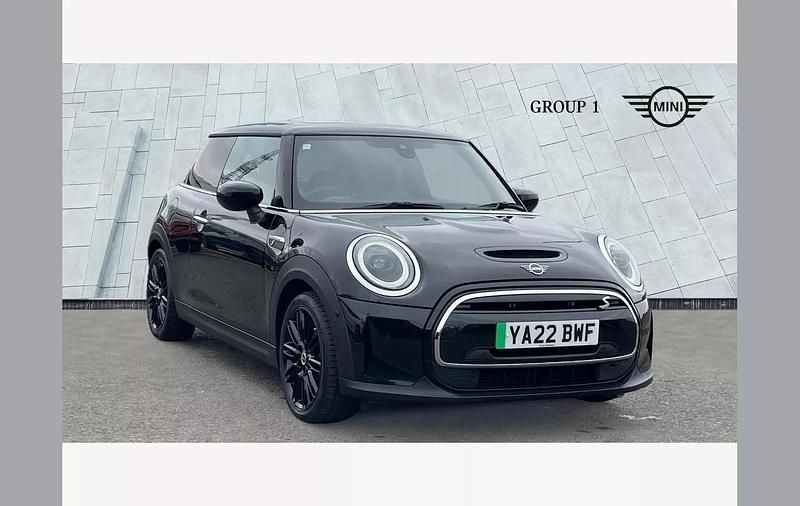 Black Used 2022 Mini Cooper S Level 3 Hatchback | £18,400 (A bit pricey) - Image 1/4