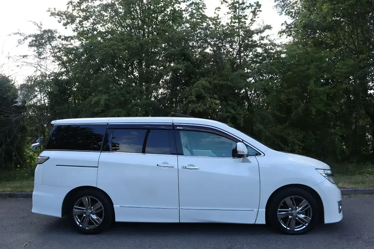 Used Nissan Elgrand Pack 2011 White MPV