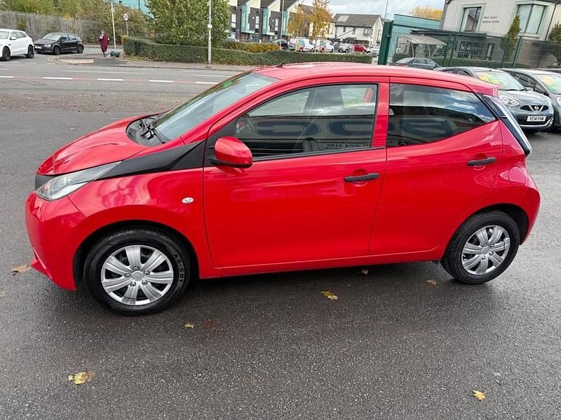 Used Toyota Aygo X-play 69 HP (50 kW) 2015 Red Hatchback