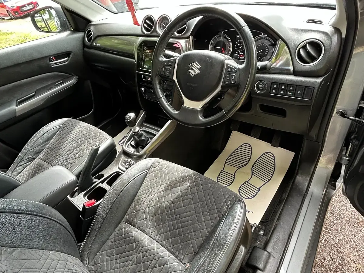 Used Suzuki Vitara SZ5 127 HP (93 kW) 2021 Grey SUV