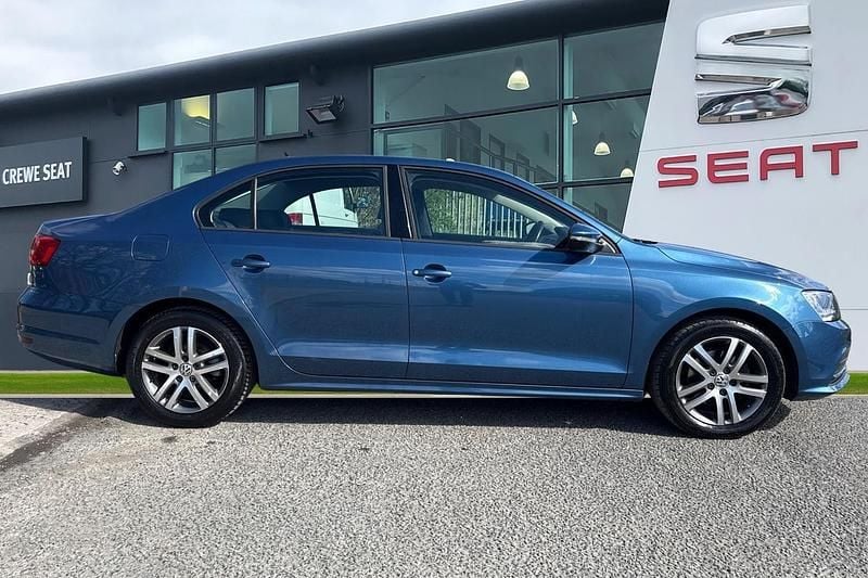 Used VW Jetta SE 150 HP (110 kW) 2015 Blue Sedan