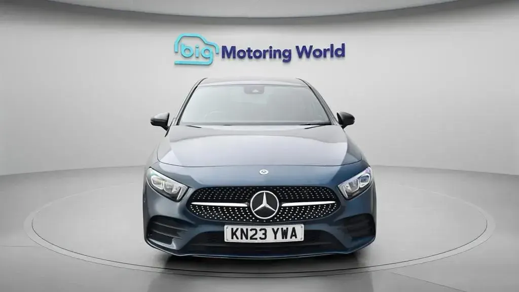 Used Mercedes A200 Executive 163 HP (119 kW) 2023 Blue Hatchback
