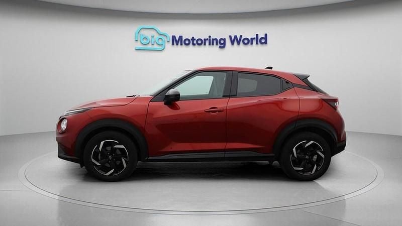 Used Nissan Juke N-Connecta 114 HP (83 kW) 2023 Red SUV