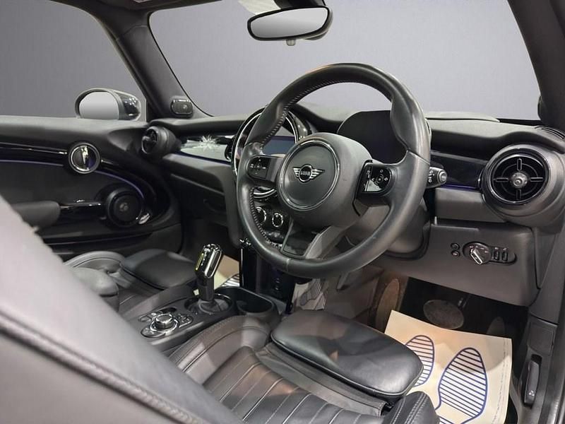 Used Mini Cooper SE Hatch 135 kW (184 HP) 2022 Black Hatchback