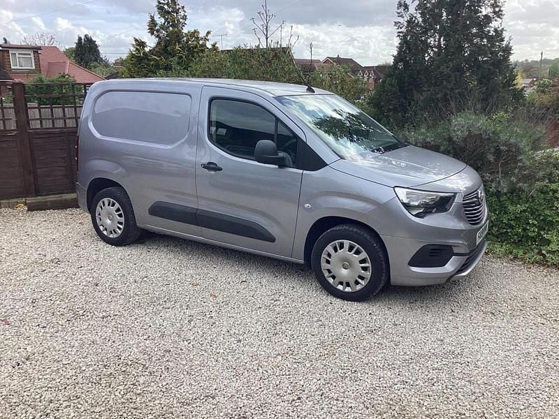 Used Vauxhall Combo Sportive 100 HP (73 kW) 2019 Grey MPV