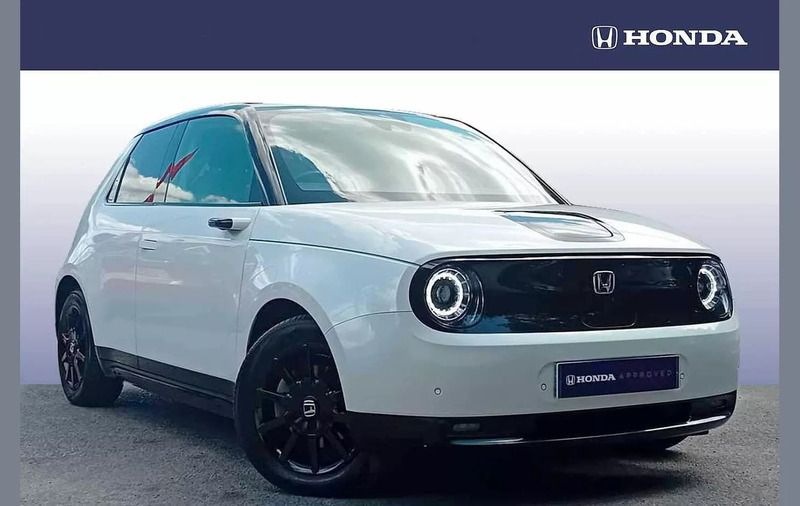 Pearl white Used 2021 Honda e Hatchback | £14,950 (Fair price) - Image 1/4