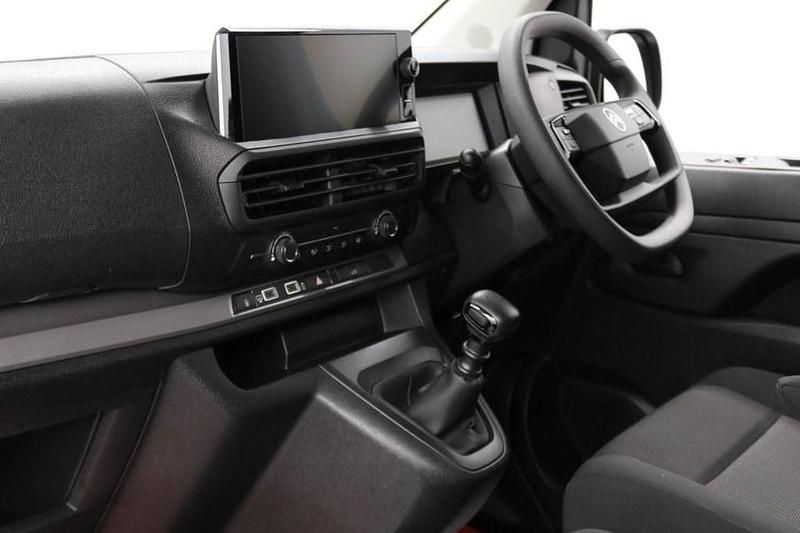 Used Citroën Dispatch 120 HP (88 kW) 2025 White MPV