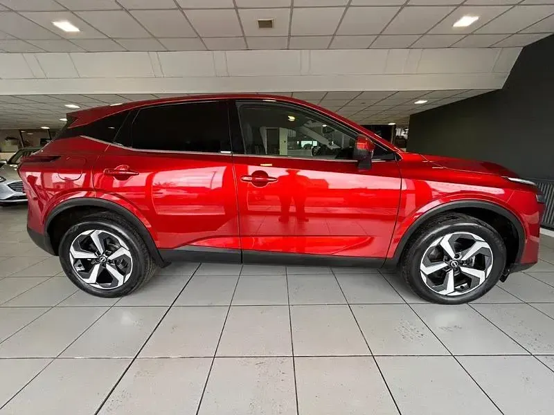 Begagnad Nissan Qashqai N-Connecta 2022 Röd SUV