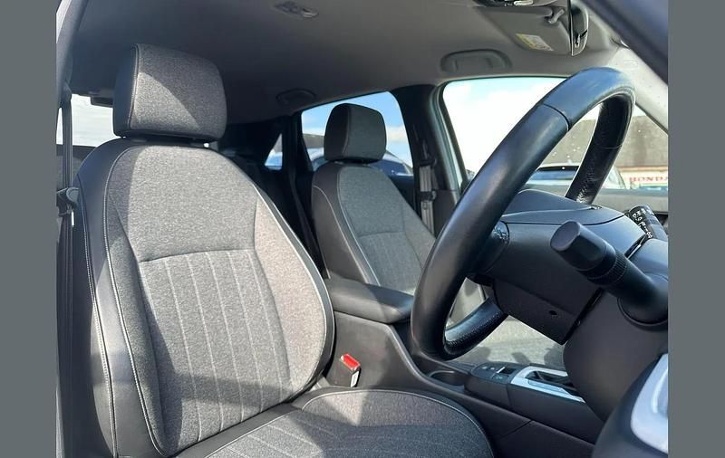 Used Honda Jazz Hybrid 109 HP (80 kW) 2021 White Hatchback