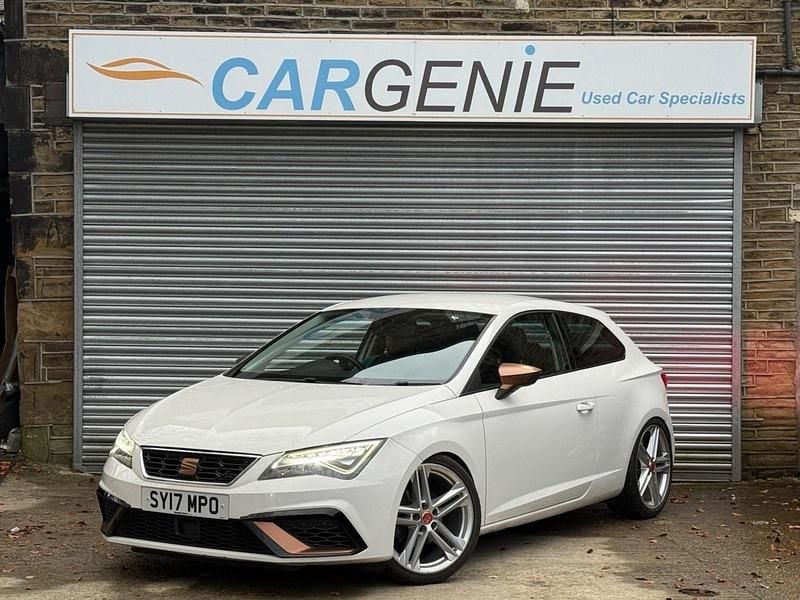 White Used 2017 Seat Leon FR Hatchback | £6,995 (Good price) - Image 1/4
