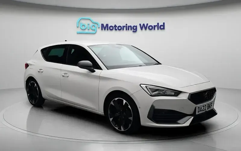 Used Cupra Leon VZ1 310 HP (228 kW) 2022 White Hatchback