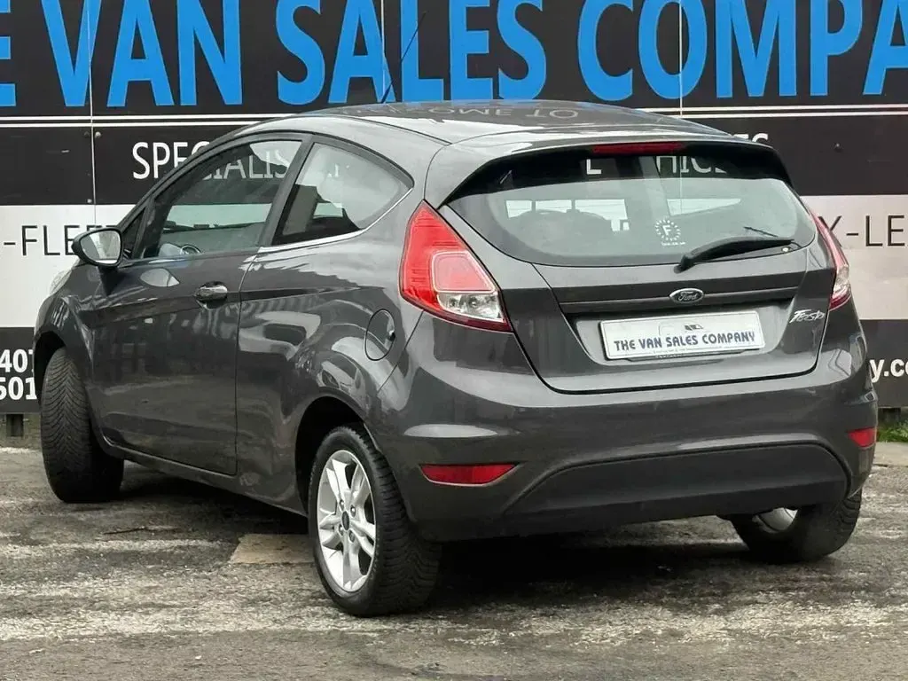 Used Ford Fiesta Zetec 82 HP (60 kW) 2017 Grey Hatchback