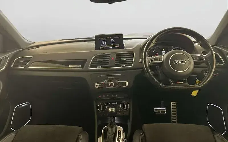 Begagnad Audi Q3 Black Edition 184 HK (135 kW) 2017 Grå SUV