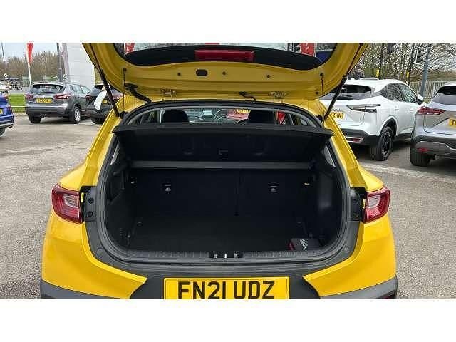 Used Kia Stonic GT-Line 118 HP (86 kW) 2021 Yellow SUV