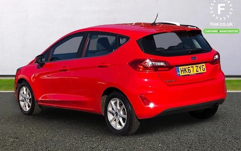 Usado Ford Fiesta Zetec 101 HP (74 kW) 2018 Vermelho Citadino