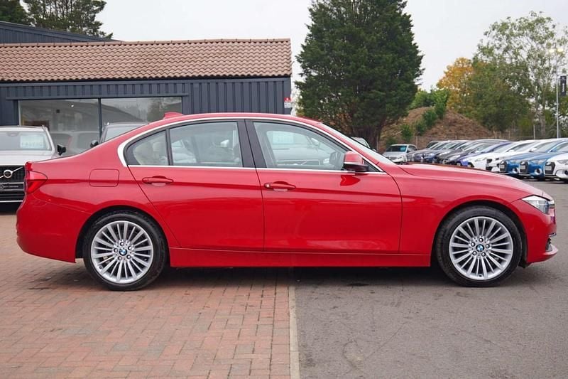Used BMW 320 Luxury Line 2016 Red Sedan