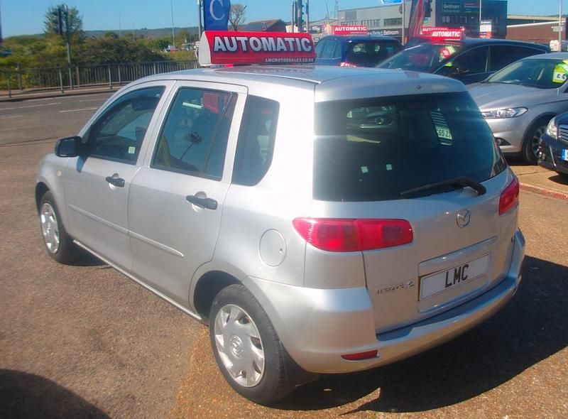Used Mazda 2 68 HP (50 kW) 2005 Silver Hatchback