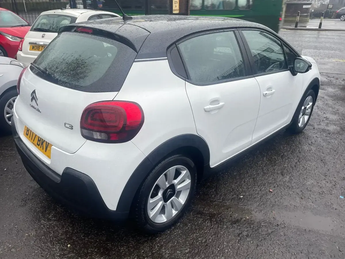 Używany Citroën C3 Feel 110 KM (80 kW) 2017 Biały Hatchback