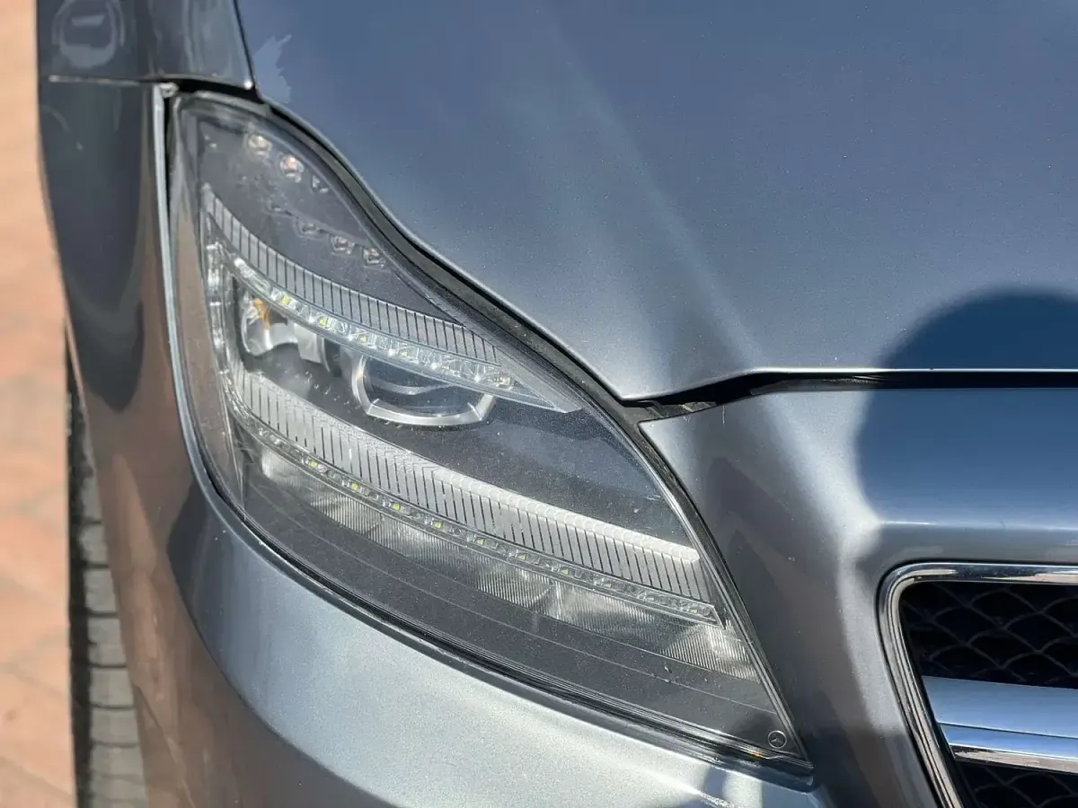 Used Mercedes CLS350 AMG 265 HP (194 kW) 2012 Silver Coupe