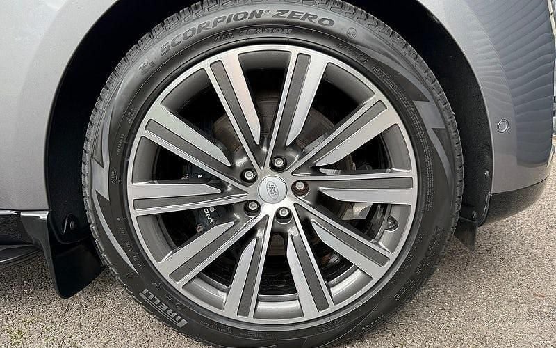 Used Land Rover Range Rover Autobiography 349 HP (256 kW) 2025 SUV