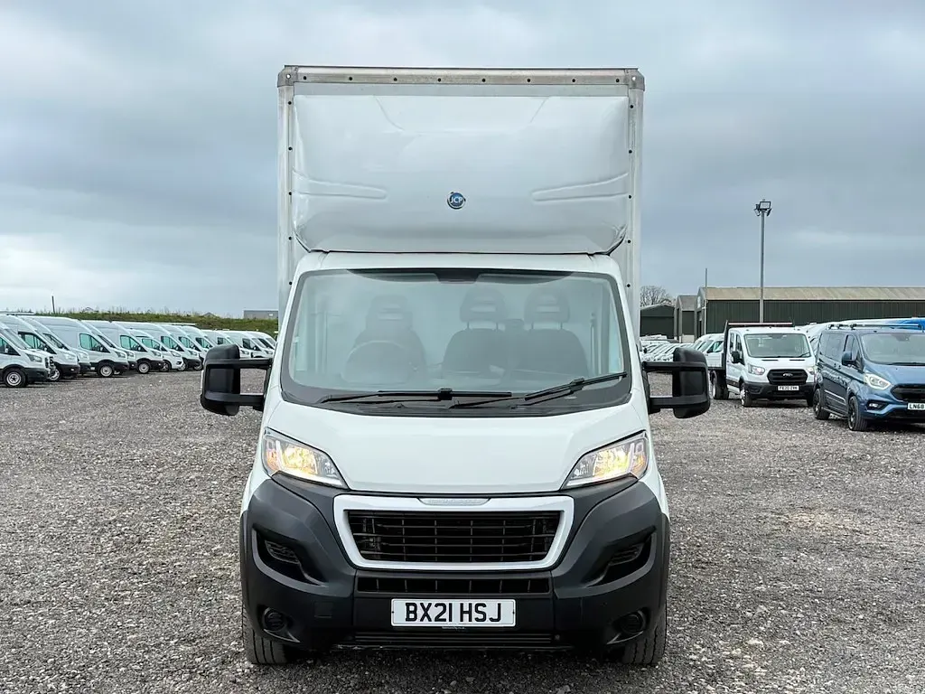 Second-hand Peugeot Boxer 160 CP (117 kW) 2021 Alb Van