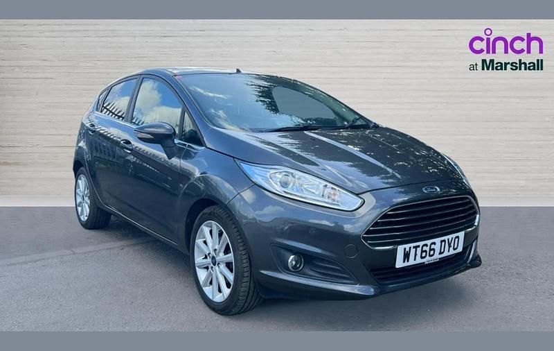 Used Ford Fiesta Titanium 100 HP (73 kW) 2017 Grey Hatchback