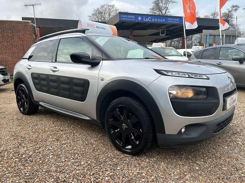 Used Citroën C4 Cactus Flair 110 HP (80 kW) 2015 Silver Hatchback