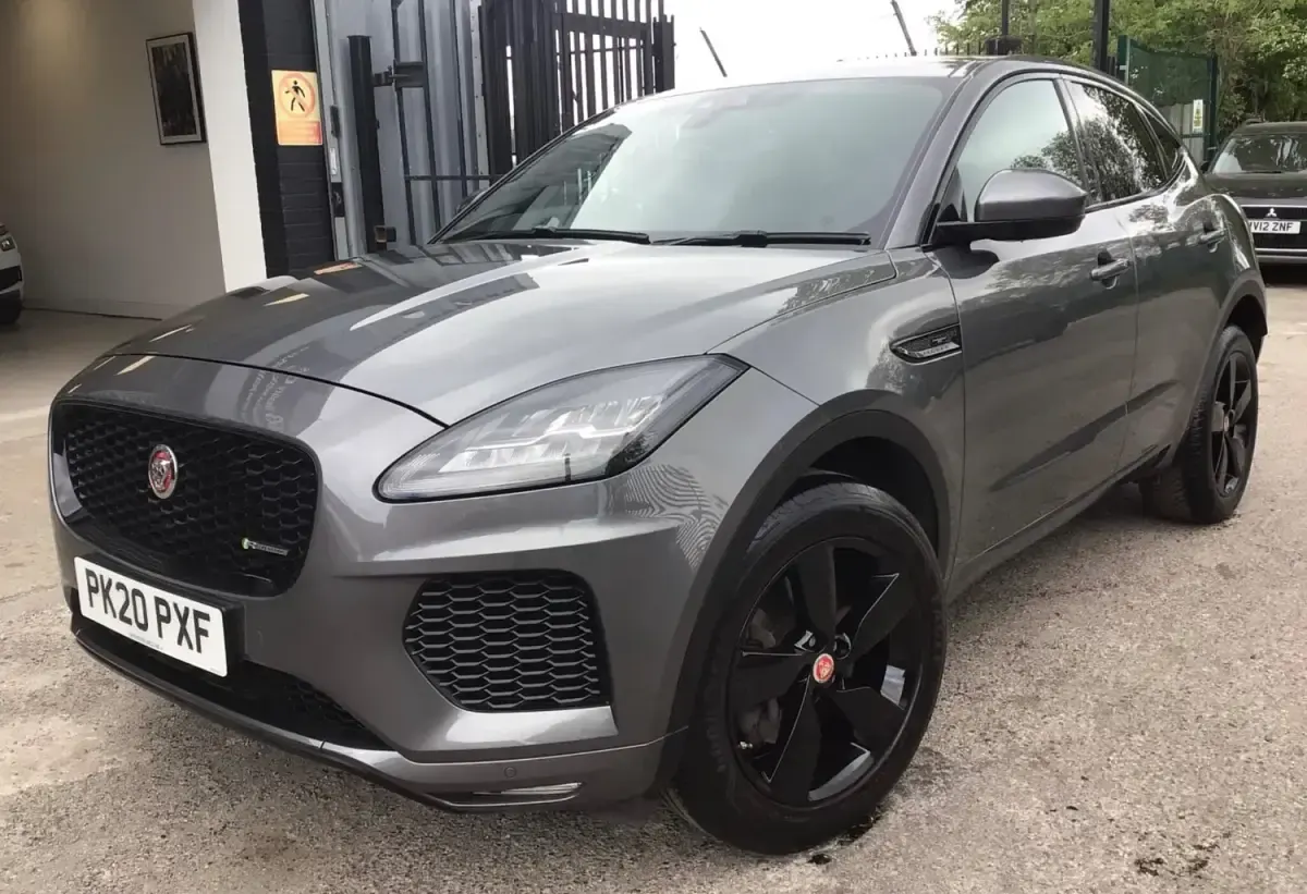 Usado Jaguar E-Pace Chequered Flag 2020 Cinzento SUV