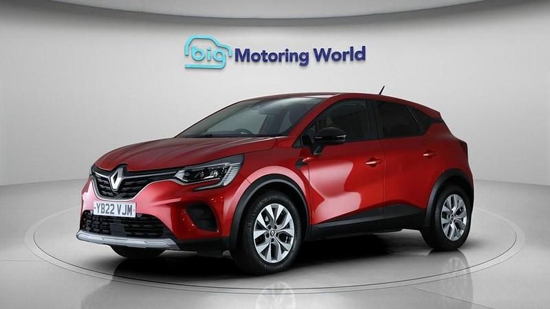 Used Renault Captur Iconic 145 HP (106 kW) 2022 Red SUV