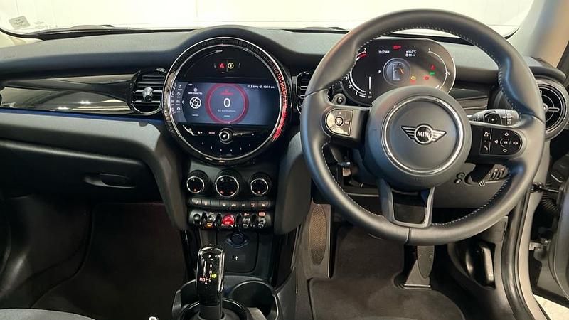 Used Mini Cooper S Classic 176 HP (129 kW) 2024 Silver Hatchback