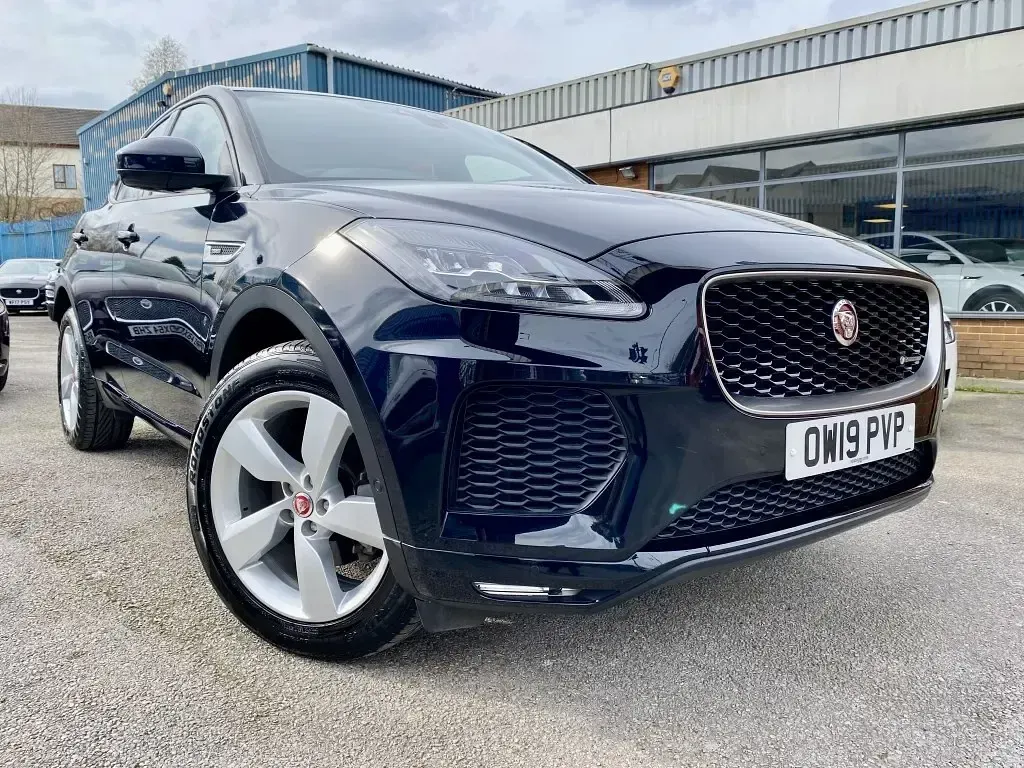 Używany Jaguar E-Pace R-Dynamic 150 KM (110 kW) 2019 Czarny SUV