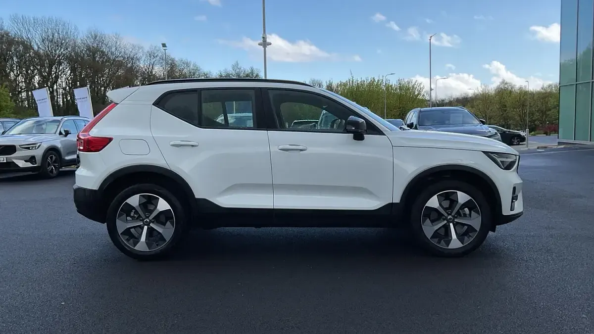 Used Volvo XC40 Plus 2025 Crystal white SUV