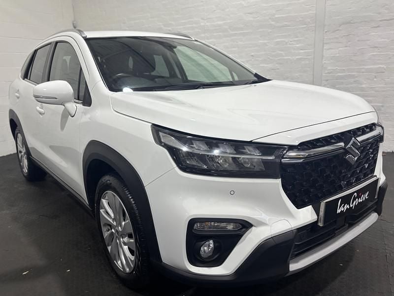 Used Suzuki SX4 129 HP (94 kW) 2024 White Hatchback