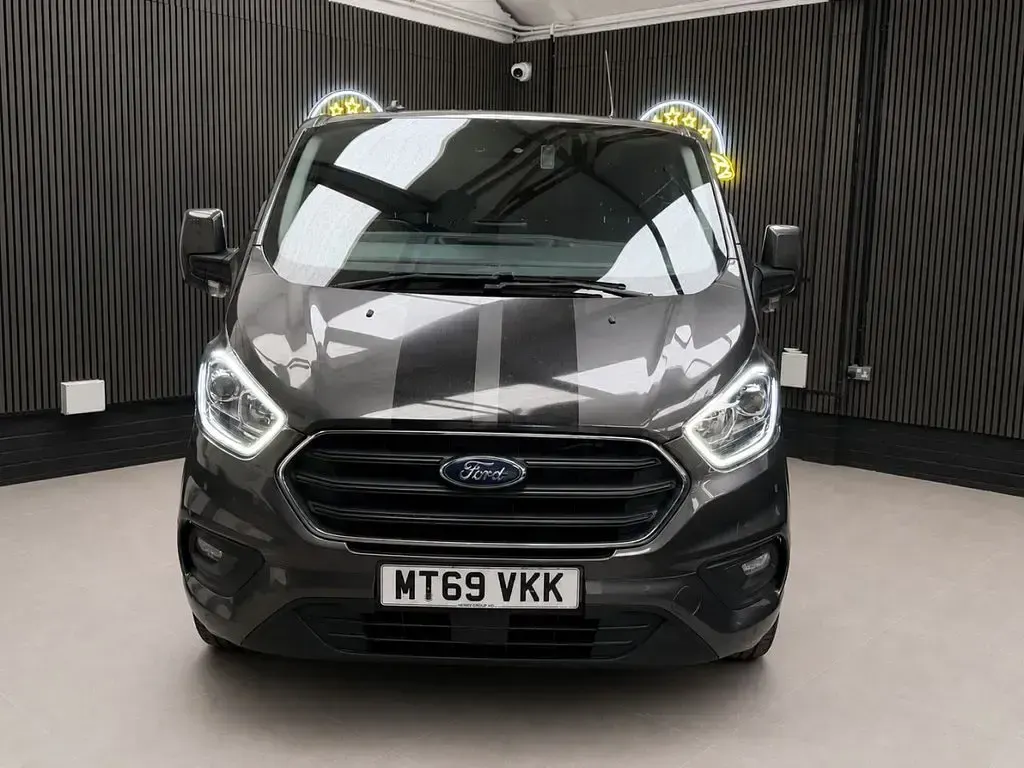 Used Ford Transit Custom Limited 130 HP (95 kW) 2019 Grey Van