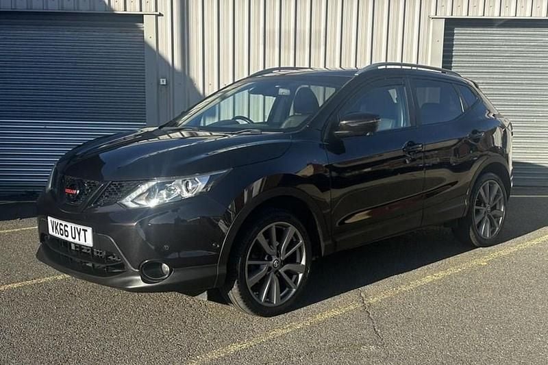 Black Used 2016 Nissan Qashqai Tekna SUV | £7,900 (Fair price) - Image 1/1