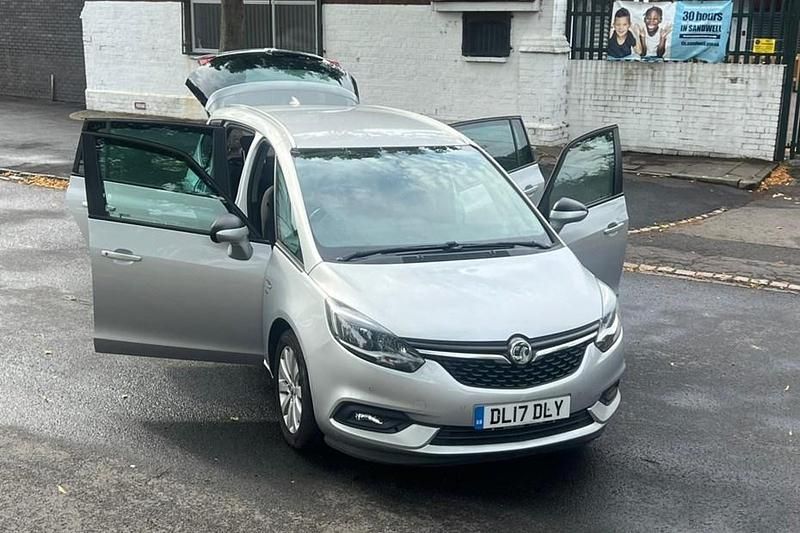 Used 2017 Vauxhall Zafira Tourer SRi MPV | £4,000 (Good price) - Image 1/1