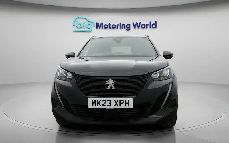 Second-hand Peugeot 2008 Active+ 101 CP (74 kW) 2023 Negru SUV