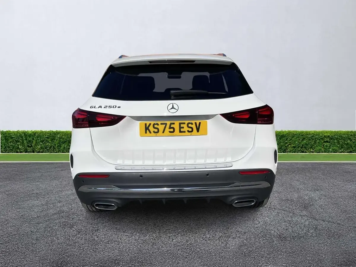 Used Mercedes GLA250 Executive 2025 White SUV