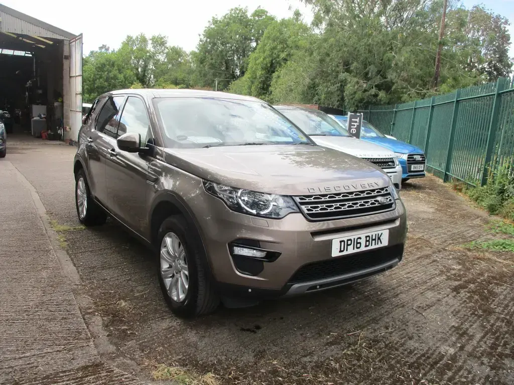 Used Land Rover Discovery Sport SE 180 HP (132 kW) 2016 Brown SUV