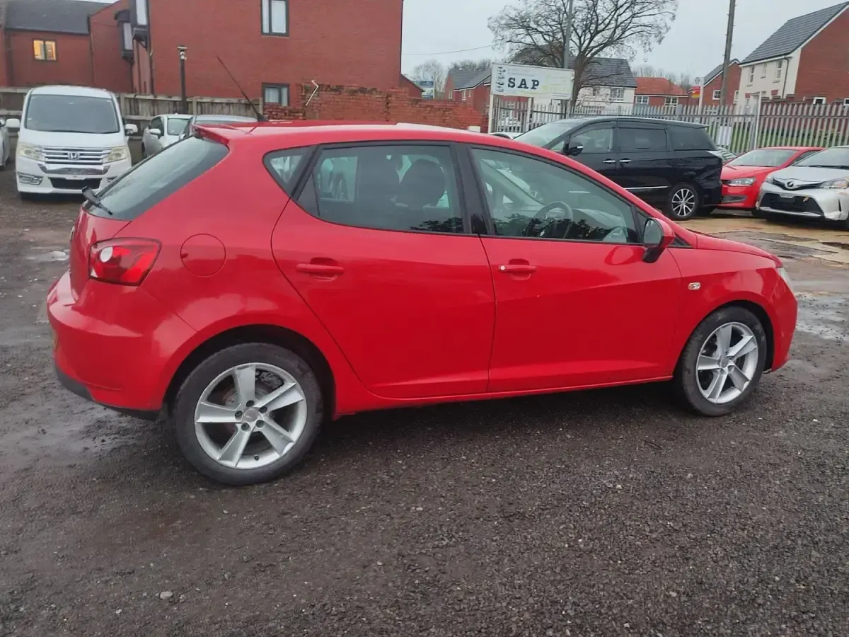 Usado Seat Ibiza 2013 Rojo Utilitario
