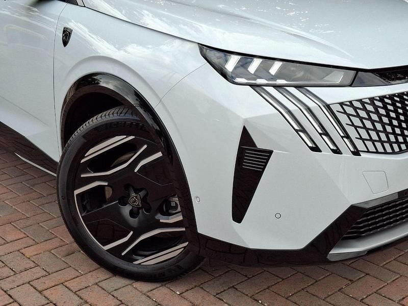 Used Peugeot e-3008 GTi 156 kW (213 HP) 2024 White SUV