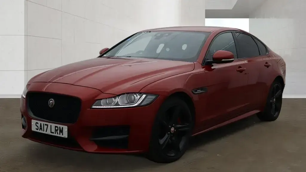 Used Jaguar XF R-Sport 240 HP (176 kW) 2017 Red Sedan