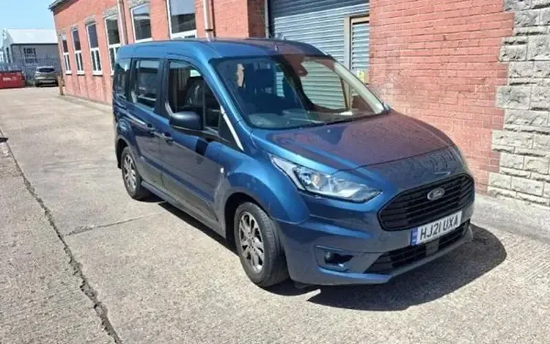 Used Ford Tourneo Zetec 120 HP (88 kW) 2021 Estate