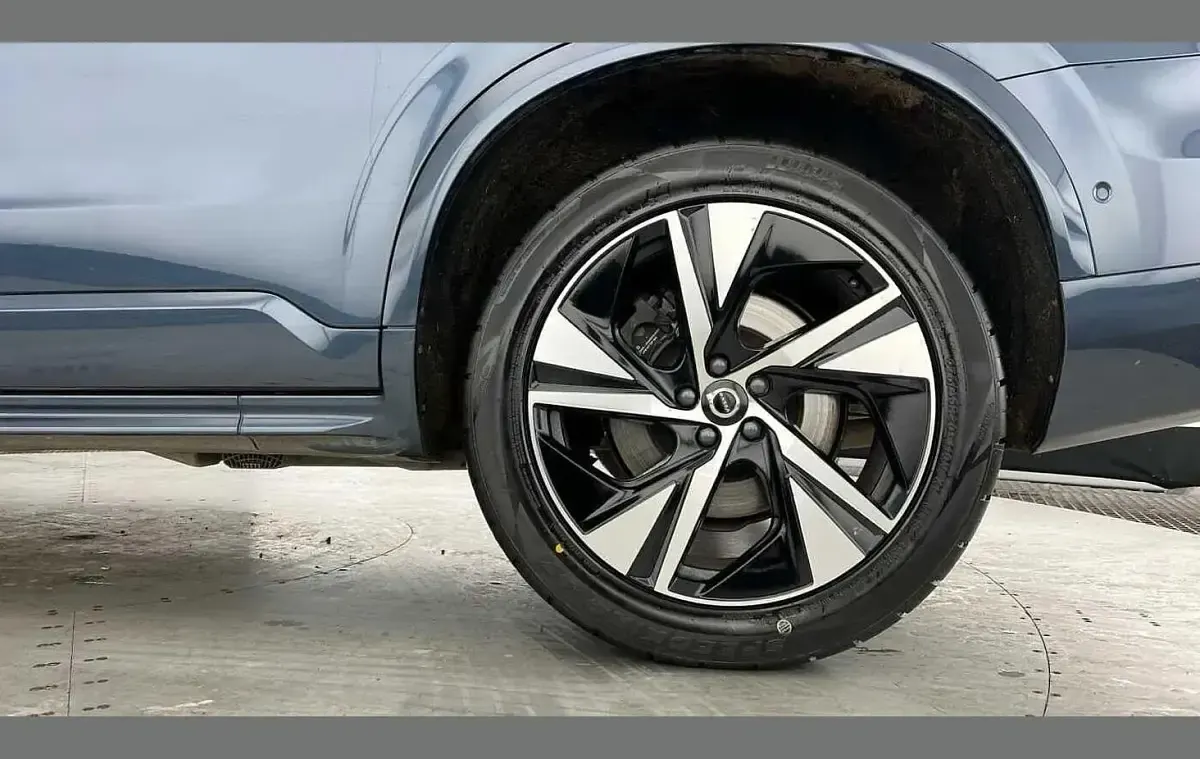 Used Volvo XC90 Plus 232 HP (170 kW) 2023 Blue SUV