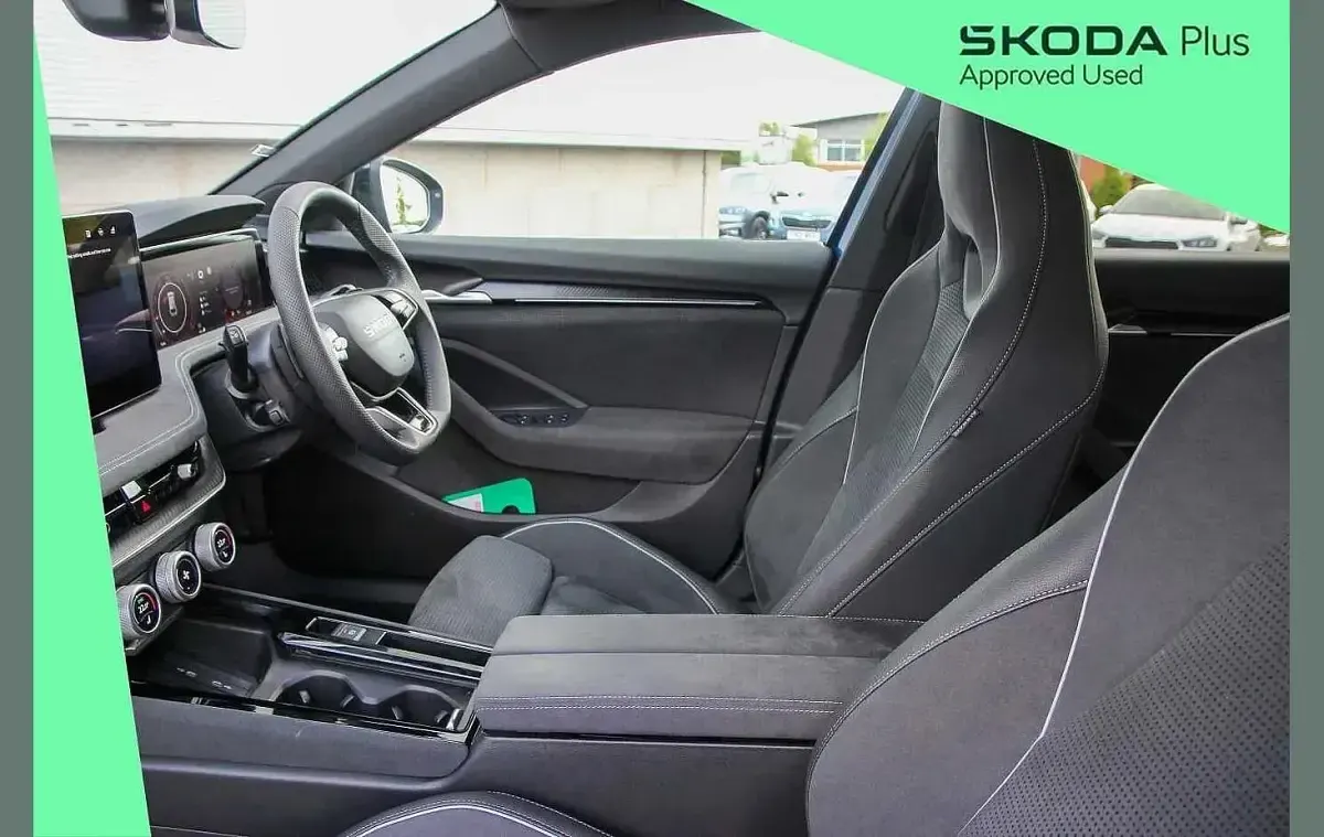 Used Skoda Superb SportLine 190 HP (139 kW) 2025 Cobalt blue metallic Estate