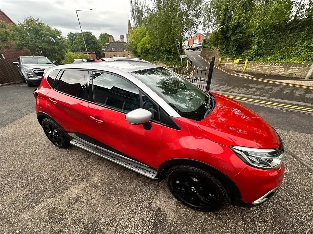 Used Renault Captur GT-Line 90 HP (66 kW) 2018 Red/silver SUV