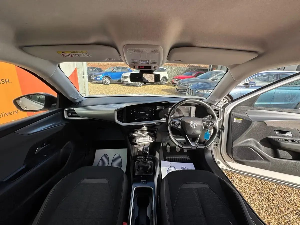 Używany Vauxhall Mokka Design Edition 100 KM (73 kW) 2022 Biały SUV