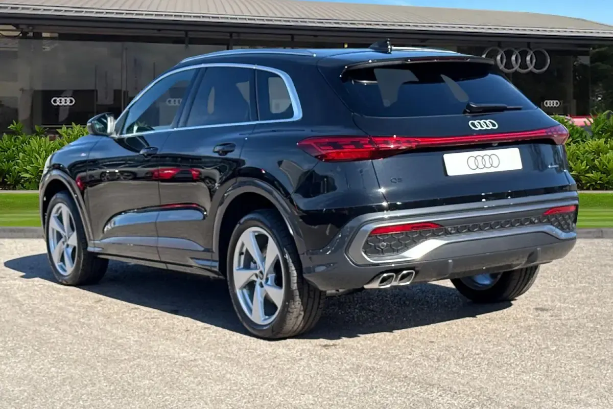 New Audi Q5 S-Line 204 HP (150 kW) 2026 Black SUV