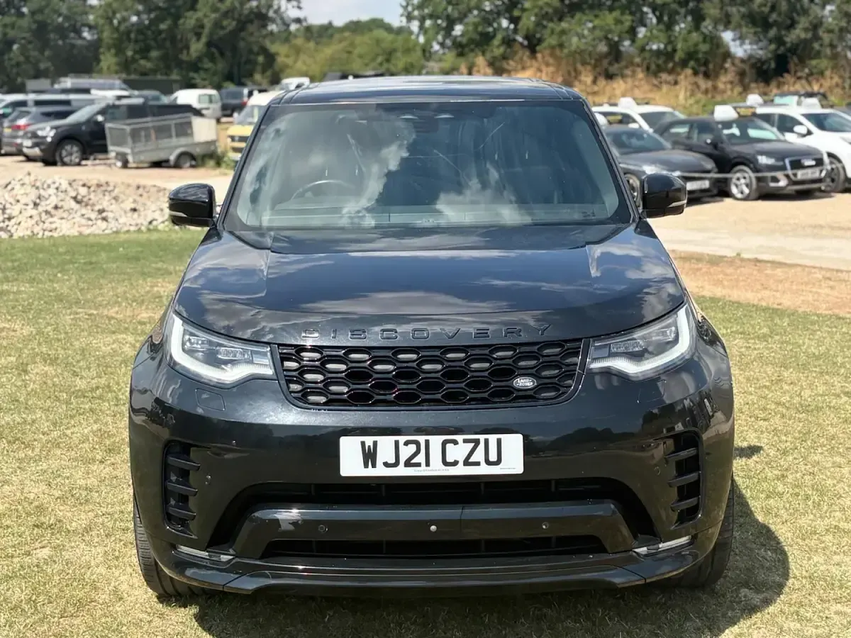 Used Land Rover Discovery 5 SE Dynamic 2021 Black SUV