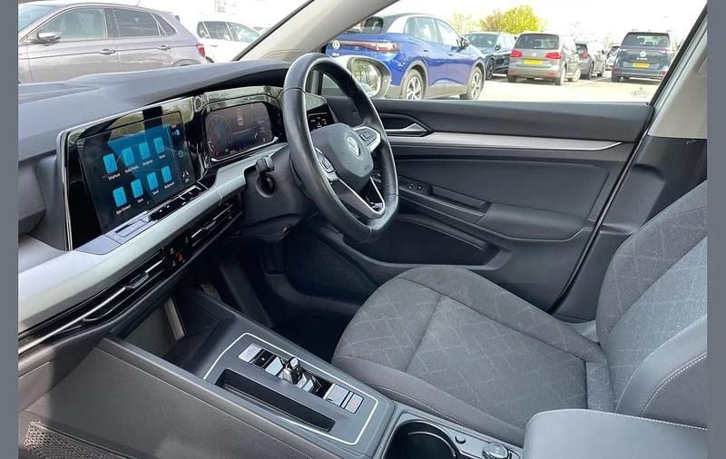 Used VW Golf VIII Life 147 HP (108 kW) 2020 Silver Hatchback